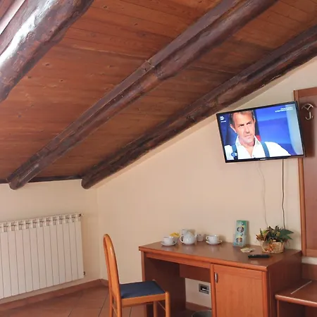 Nights In רומא