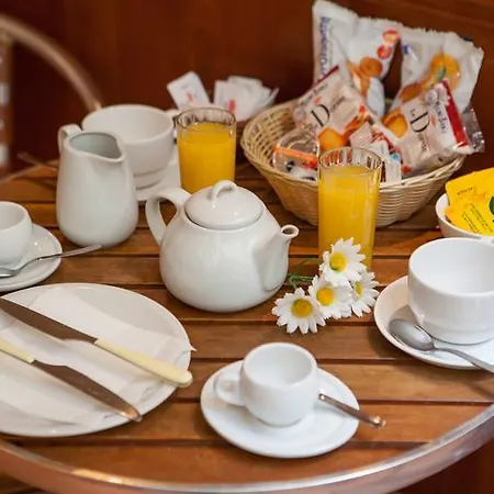 فندق مبيت وإفطار Nights In روما